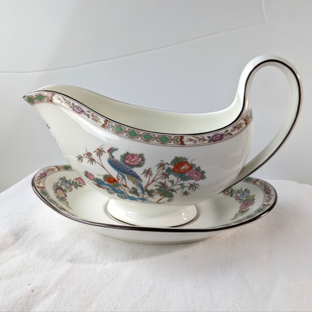 Vintage Wedgwood Kutani Crane Floral Bone China Gravy Boat with Saucer